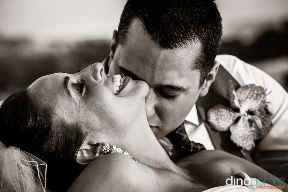 Wedding Photographer In Cabo Dino Gomez Capturing The Happiness And Love Of The Newlyweds In Black And White