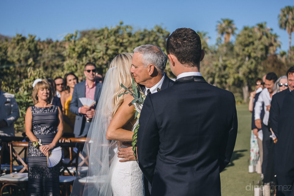Heartwarming Scene At Altar Father Kisses Daughter On Wedding Da