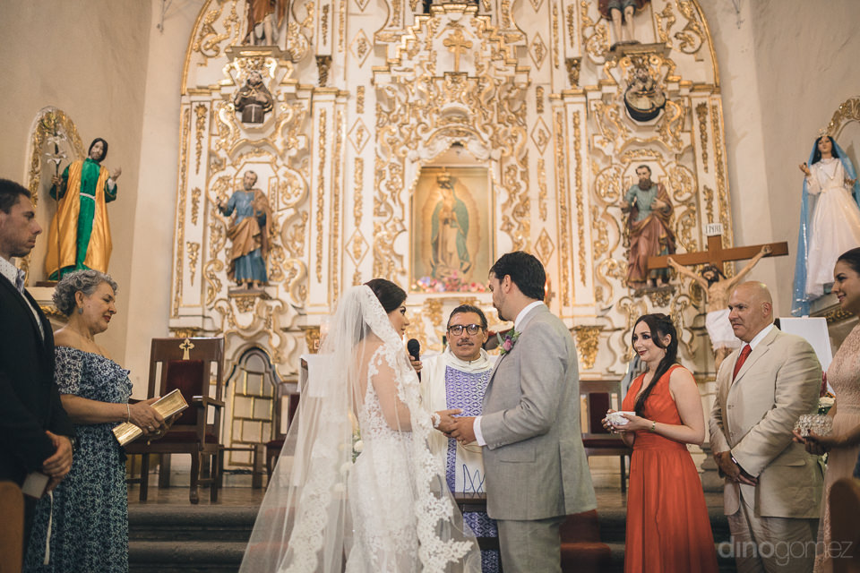 Saying Marriage Vows Inside Mexico Church – Wedding Photography In Mexico By Dino Gomez