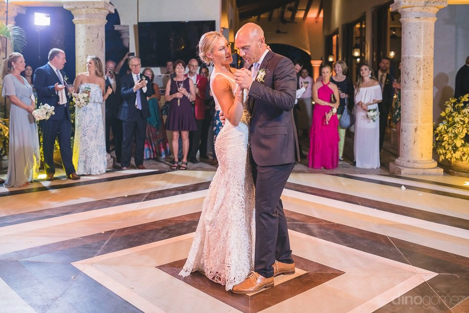Do First Dance Of The Newlyweds - Megan & Andrew'S Wedding