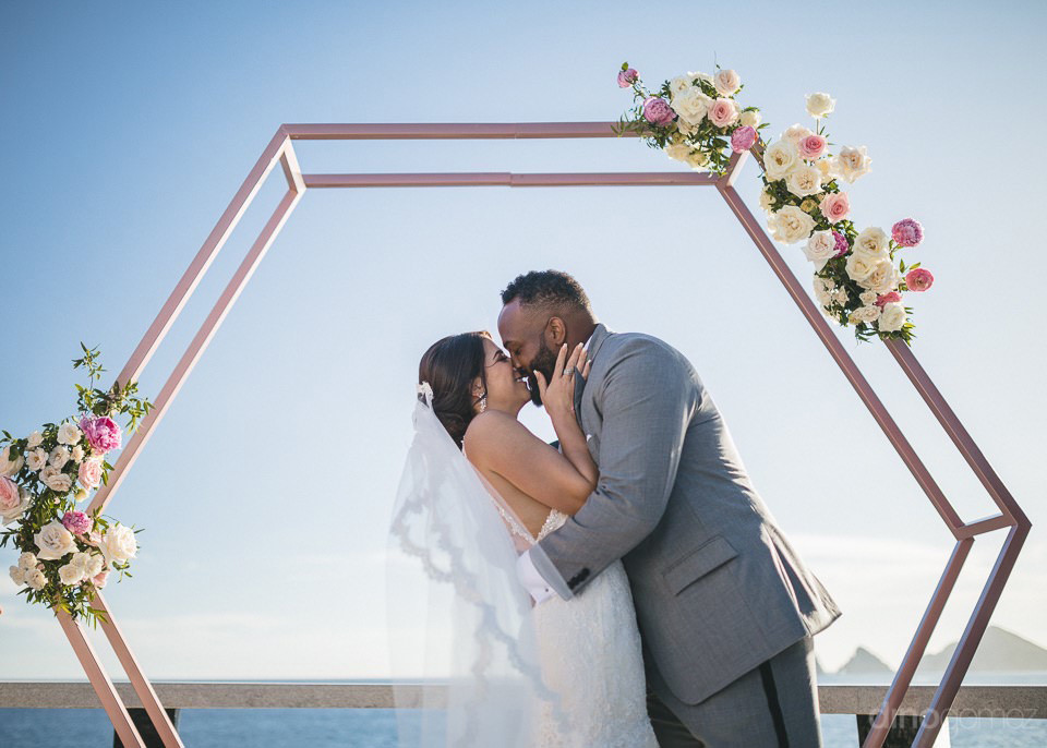 Picture Of The First Kiss - Kimber & Julius' Warmsley Wedding