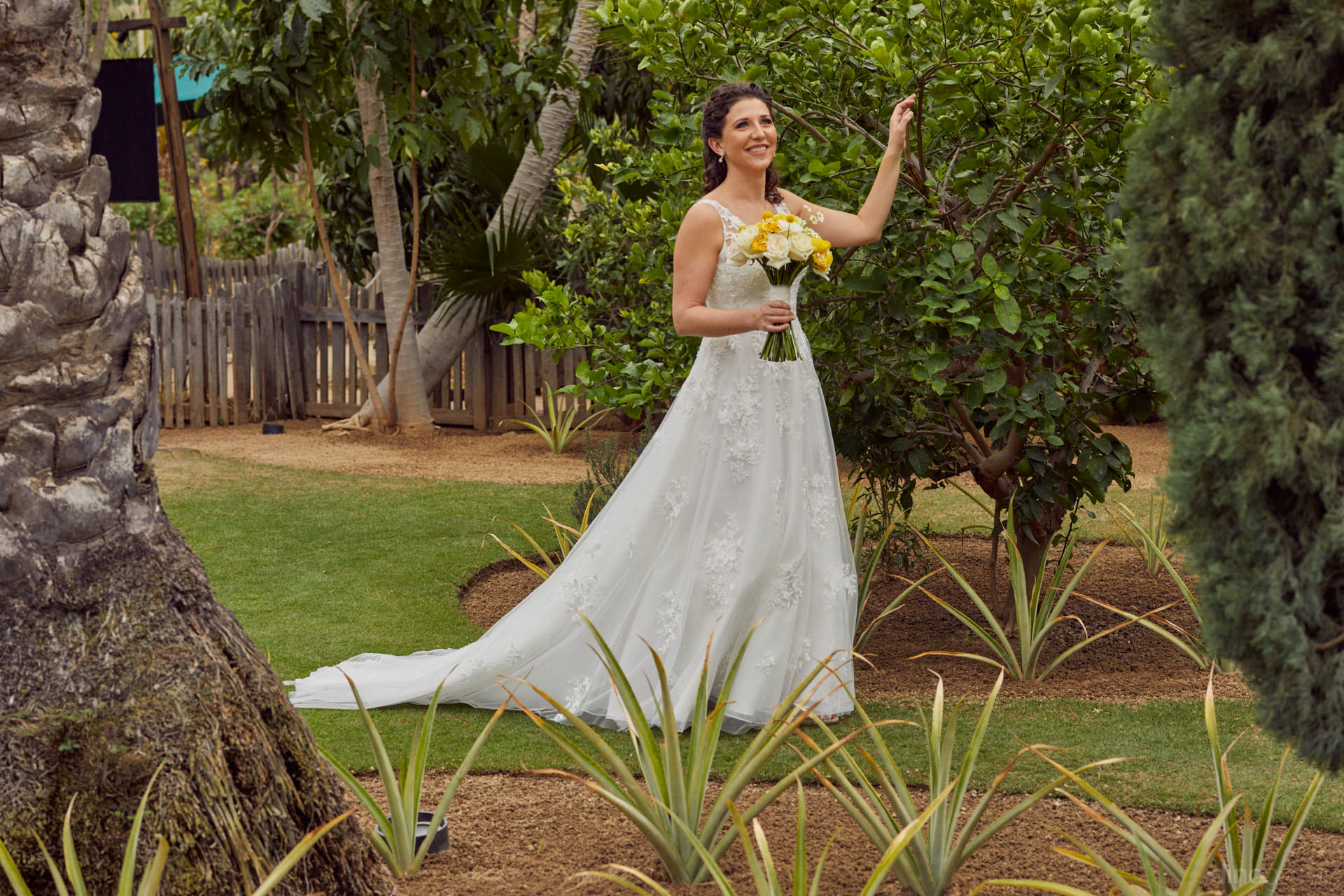 Professional Wedding Photographers in Cabo San Lucas - Hilary & Bryan Flora Wedding