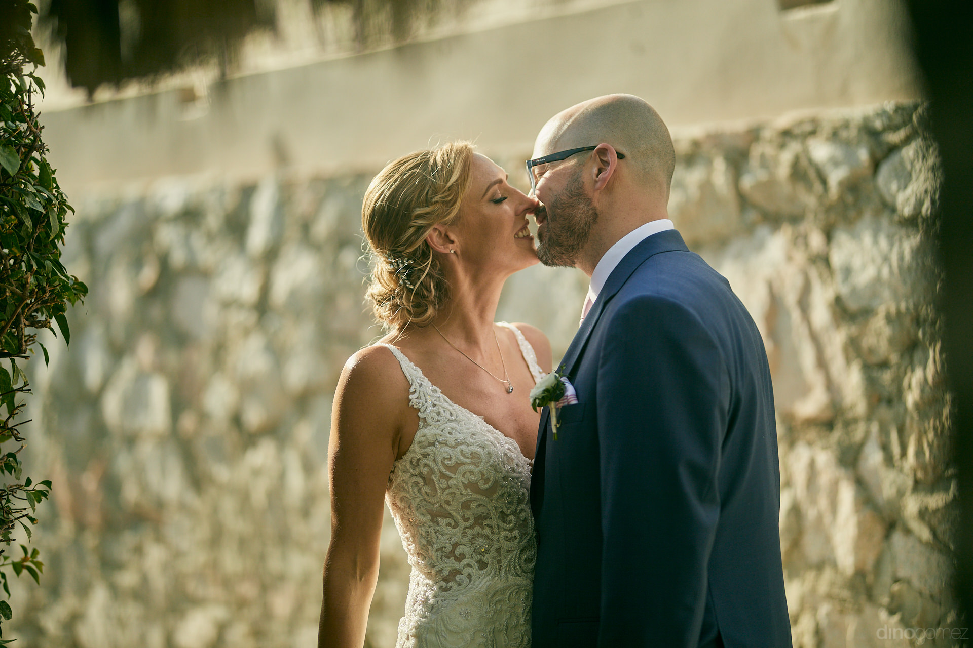 Los Cabos Wedding Photographer Caught This Couple Unaware Of Wha Los Cabos Wedding Photographer Caught This Couple Unaware Of What Was About To Happen - Mm